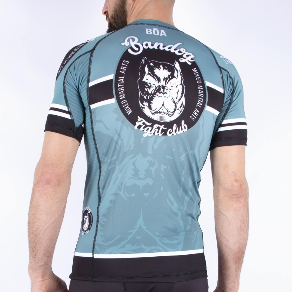 Rashguard Bandog Fight Club em Gijón para a luta