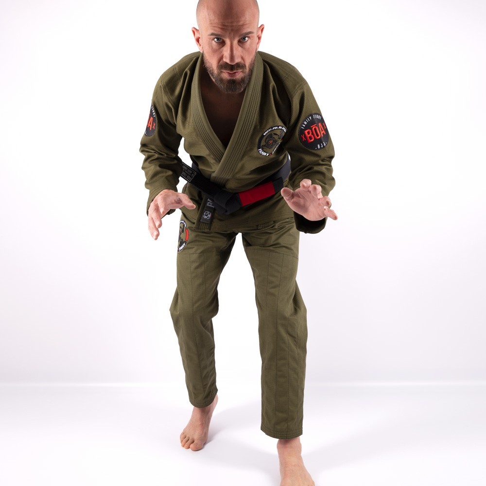 Кимоно BJJ от клуба Family Fight в Каркассоне Trenirovka grappling, bjj, mma
