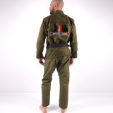 Kimono BJJ del club Family Fight en Carcasona hacer deportes de combate