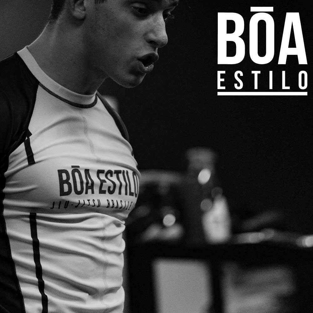 Giovane praticante di Grappling con un rashguard BŌA Fightwear
